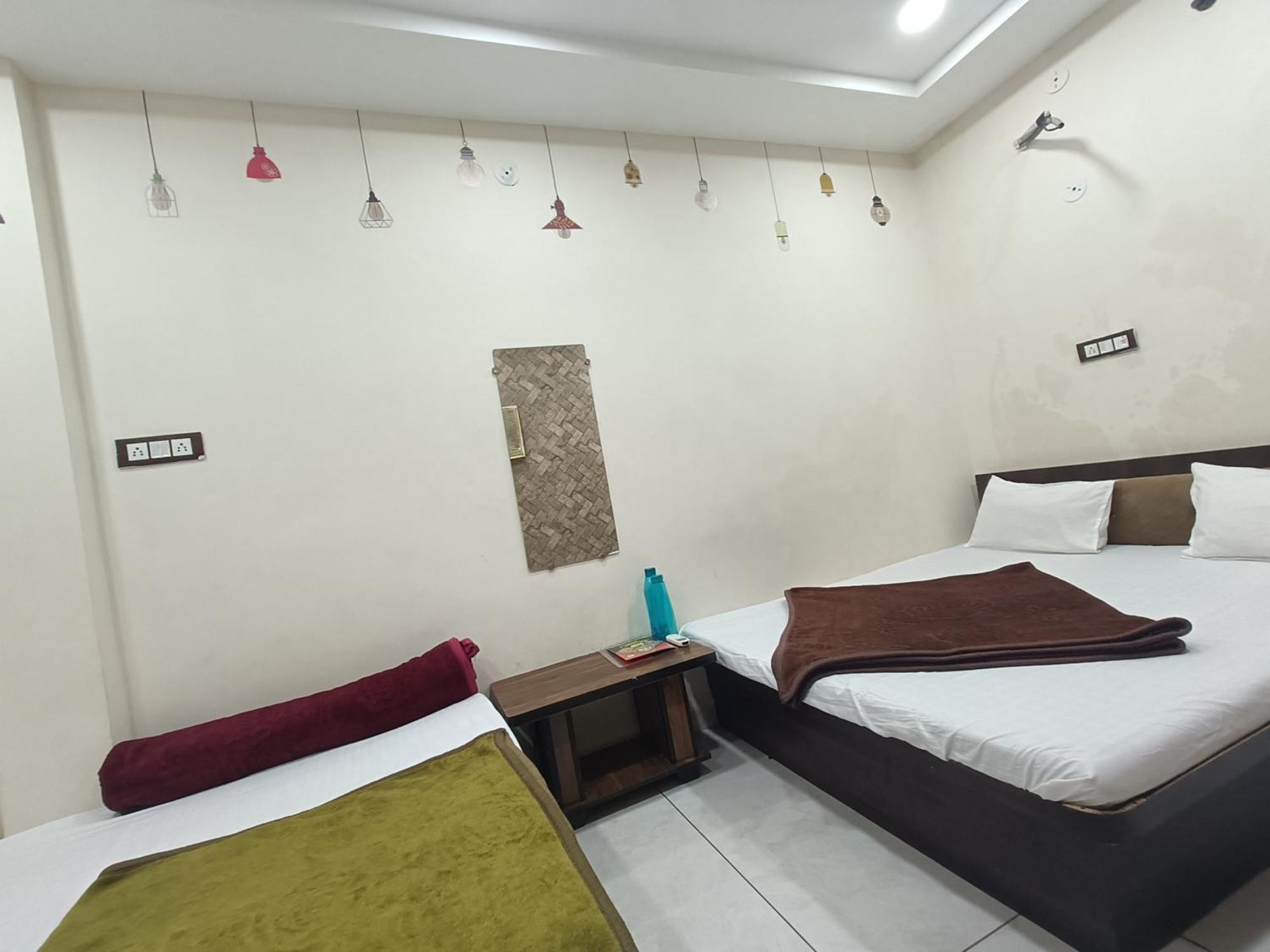 Fabhotel Shipra Ujjain Exteriör bild