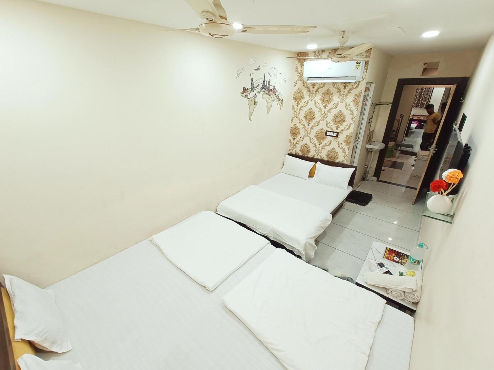 Fabhotel Shipra Ujjain Exteriör bild
