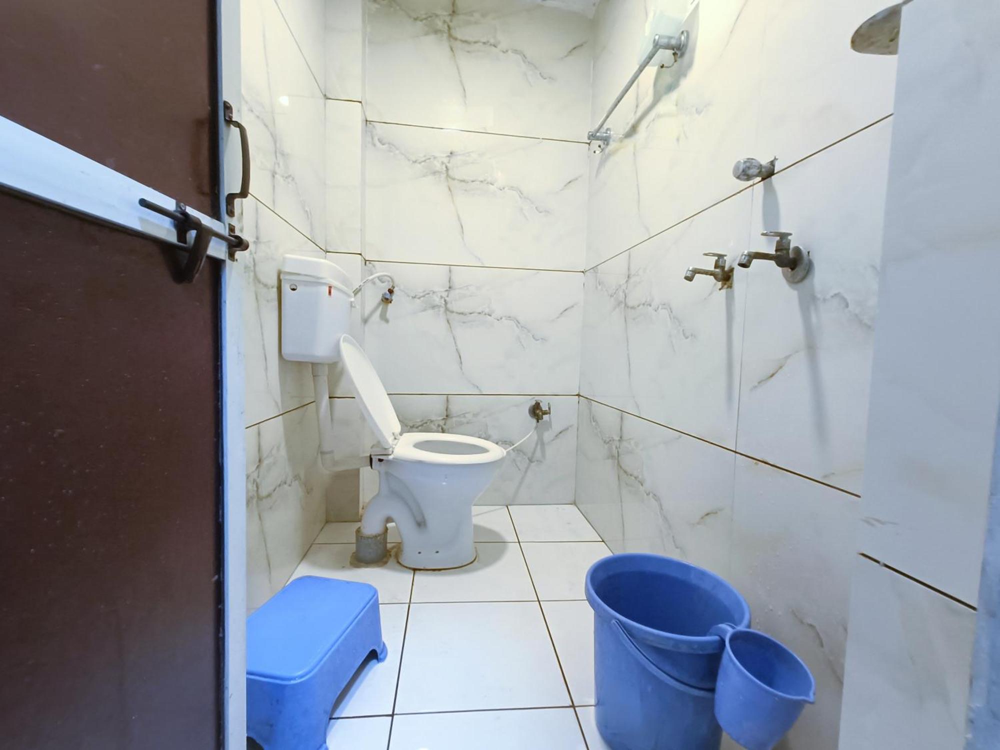 Fabhotel Shipra Ujjain Exteriör bild